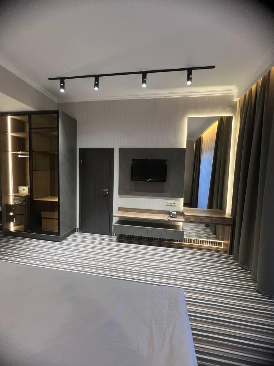 Sapar Standart Hotel Šymkent Exteriér fotografie