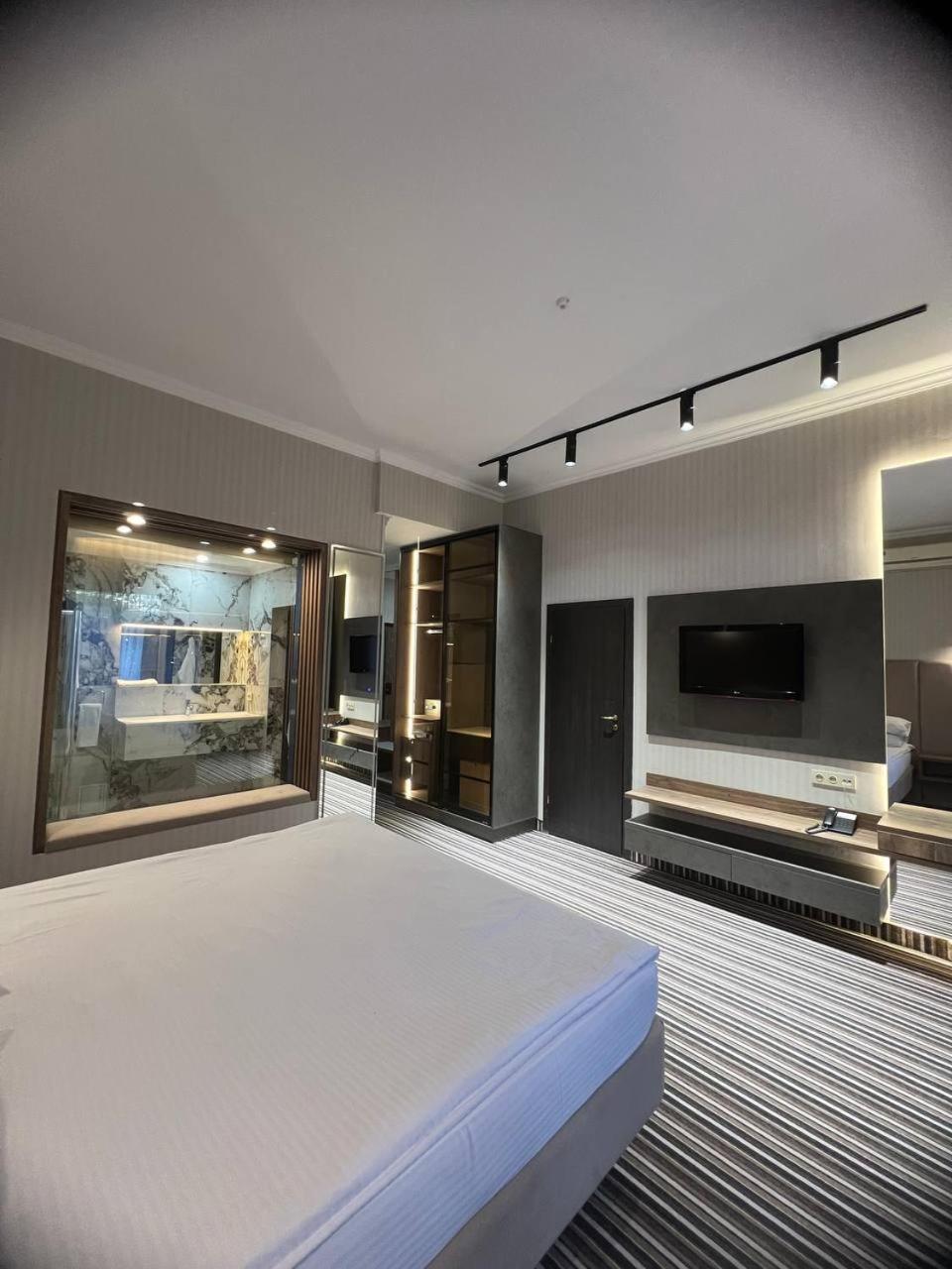Sapar Standart Hotel Šymkent Exteriér fotografie