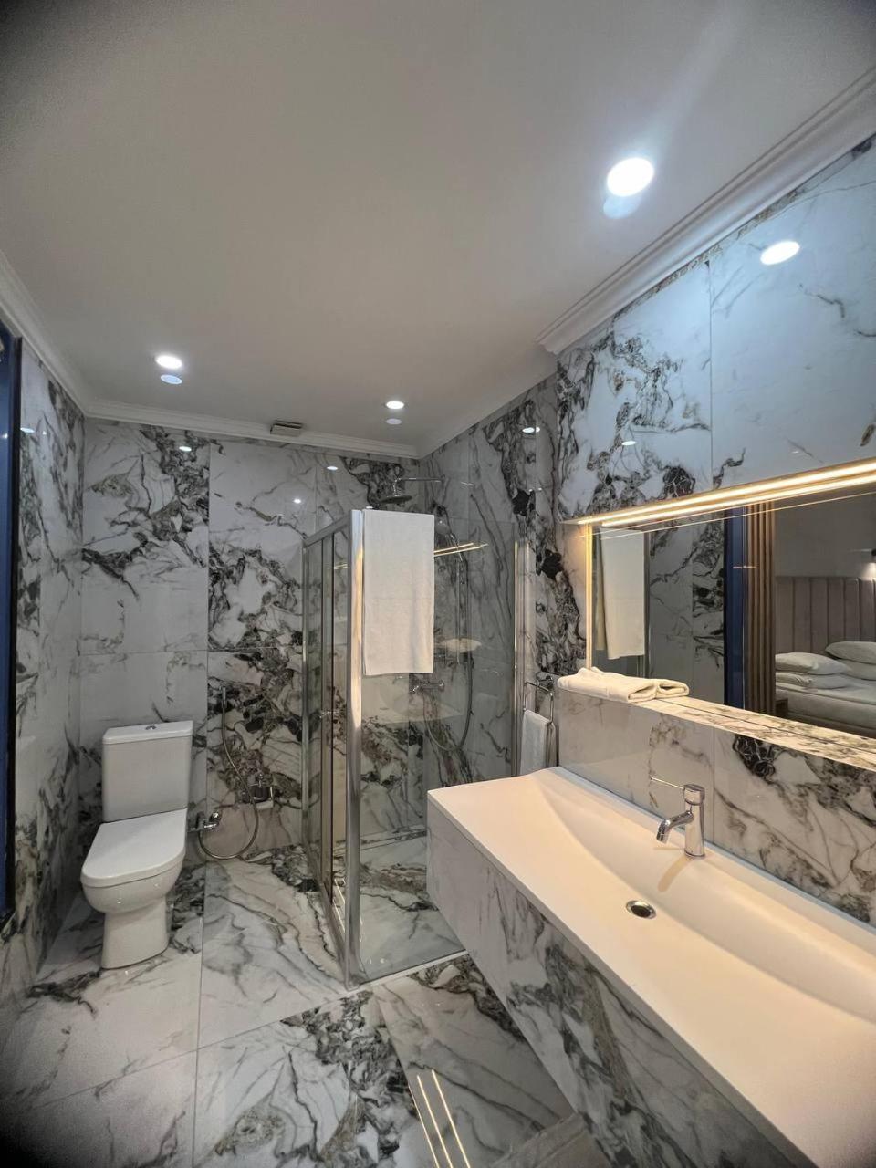 Sapar Standart Hotel Šymkent Exteriér fotografie