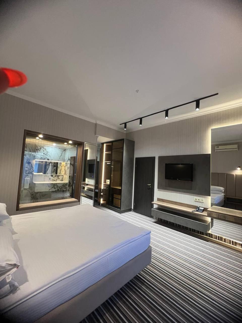 Sapar Standart Hotel Šymkent Exteriér fotografie