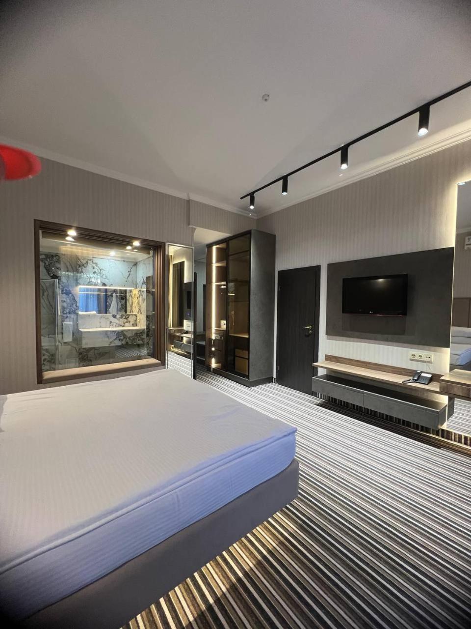 Sapar Standart Hotel Šymkent Exteriér fotografie