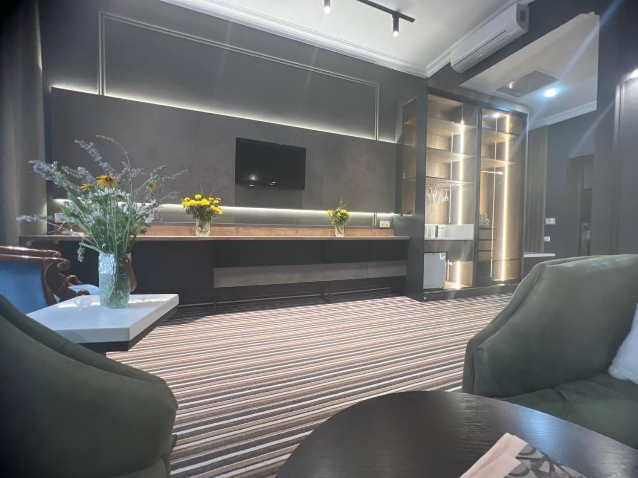 Sapar Standart Hotel Šymkent Exteriér fotografie