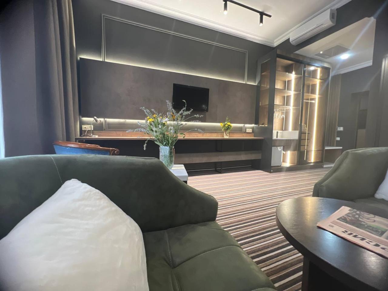 Sapar Standart Hotel Šymkent Exteriér fotografie