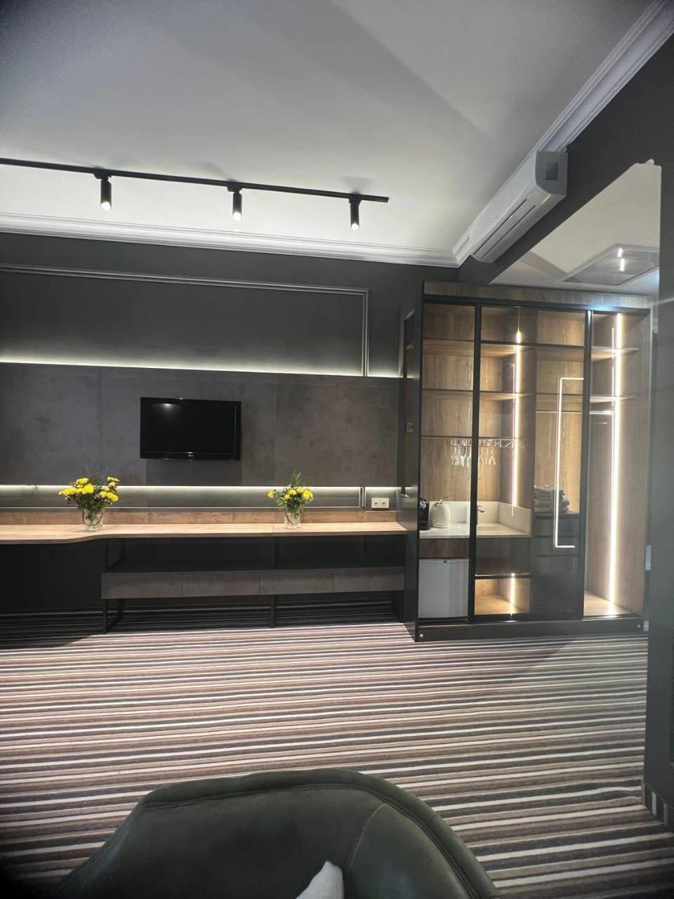 Sapar Standart Hotel Šymkent Exteriér fotografie