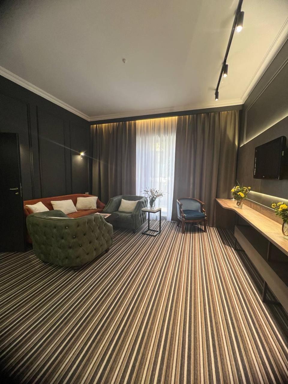 Sapar Standart Hotel Šymkent Exteriér fotografie
