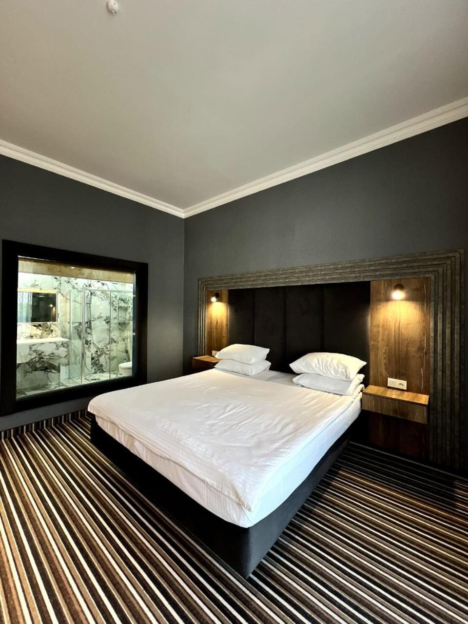 Sapar Standart Hotel Šymkent Exteriér fotografie